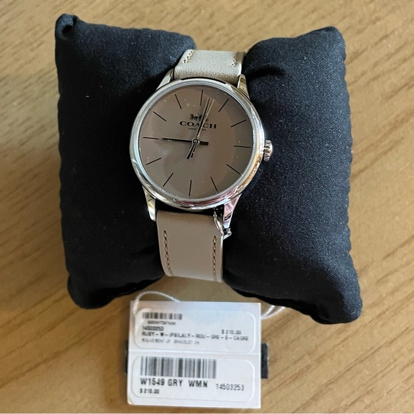 Women’s Coach Watch - Picture 2 of 6